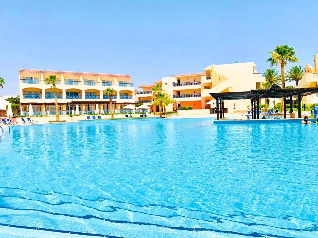 IVY CYRENE ISLAND HOTEL