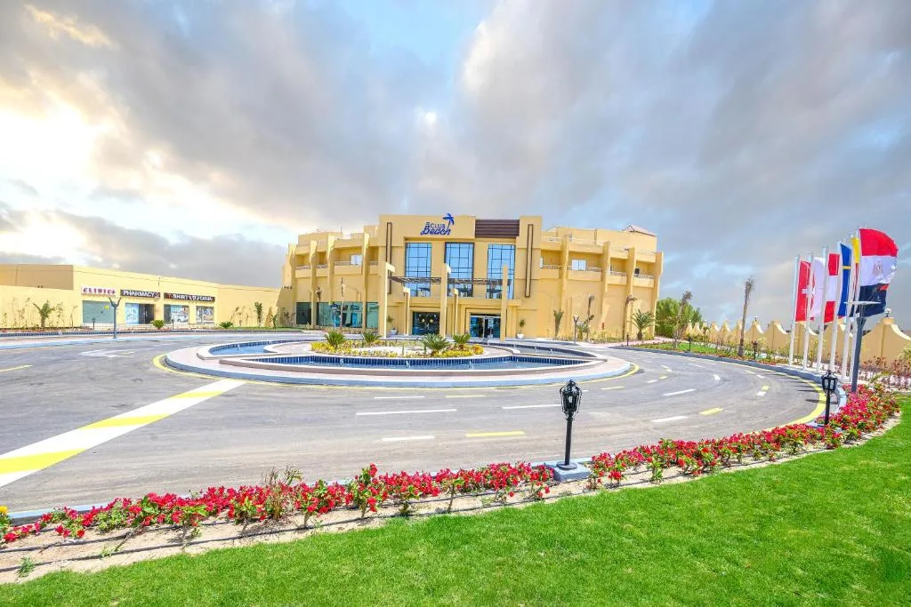 AMWAJ BEACH CLUB AQUA PARK & SPA